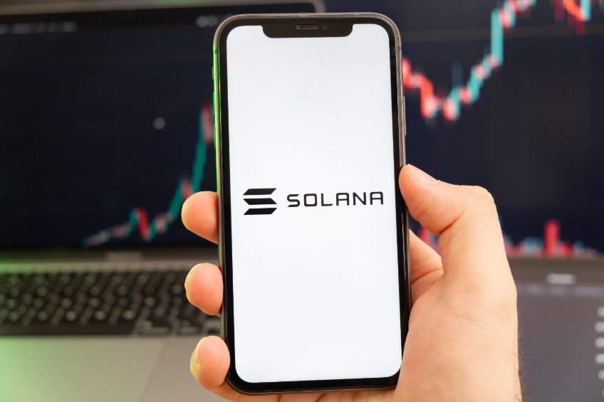Solana (SOL/USD) struggles again as price slips below 20-day MA